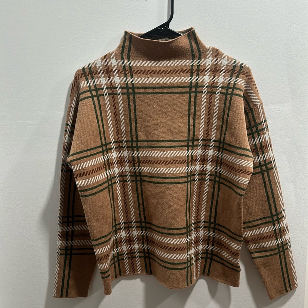 Tahari sweater